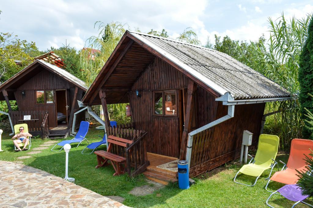 Camping Robinson Country Club Орадя Екстер'єр фото