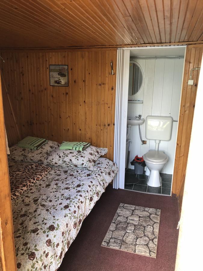 Camping Robinson Country Club Орадя Екстер'єр фото